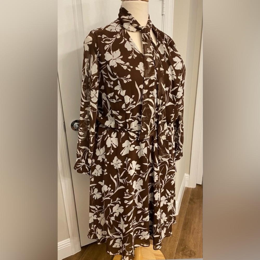 Plus Dress 🤎🤍 - Picture 2 of 7